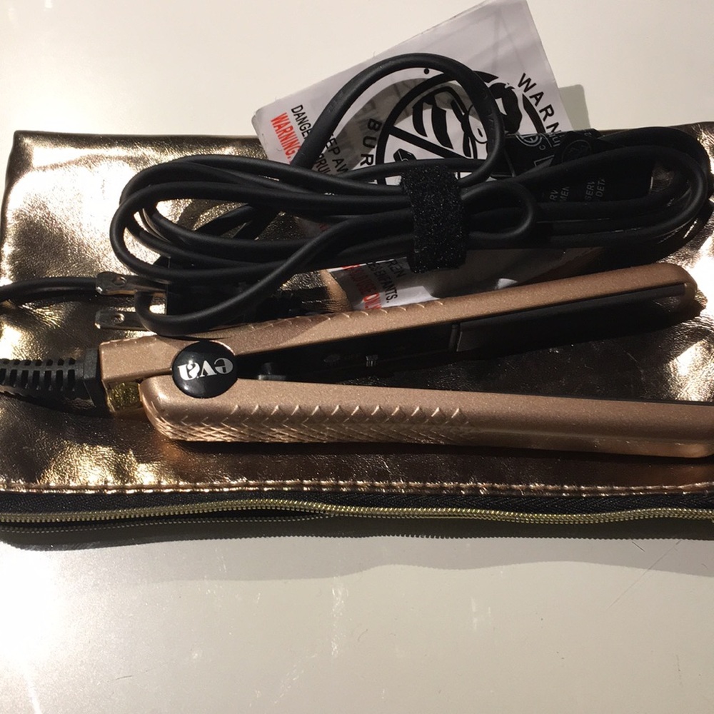 Eva NYC Mini flat iron